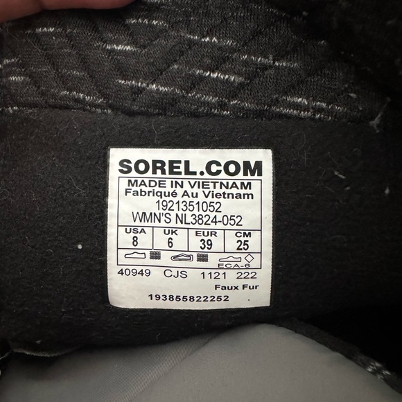 SOREL Winter Boots, grey, size 8 - Picture 6 of 6